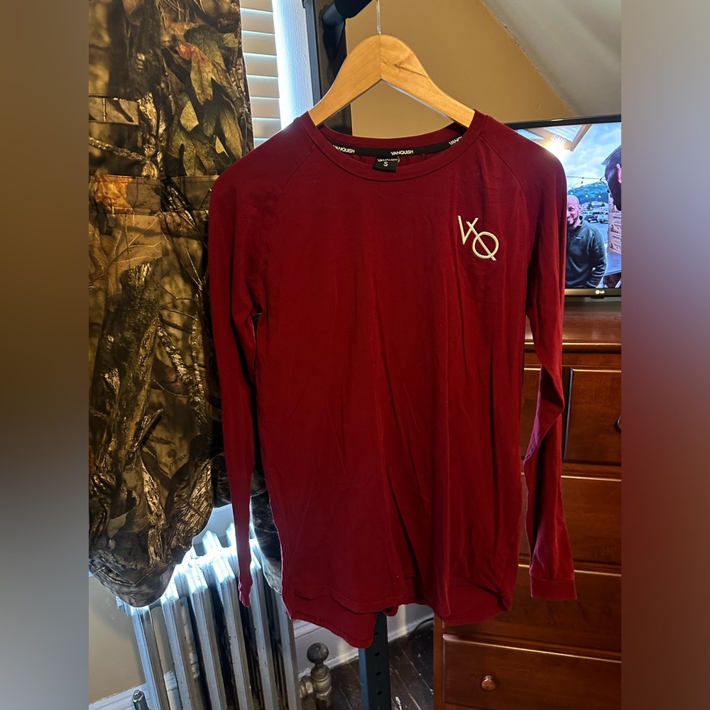 VANQUISH FITNESS S TIGHTER GYM SHIRT